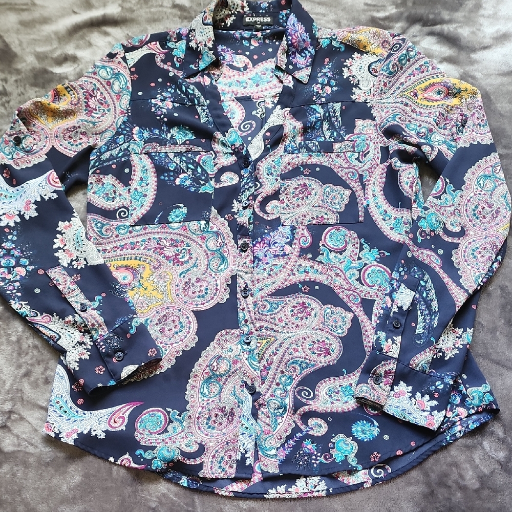 Womens's Paisley Patterned Shirt
